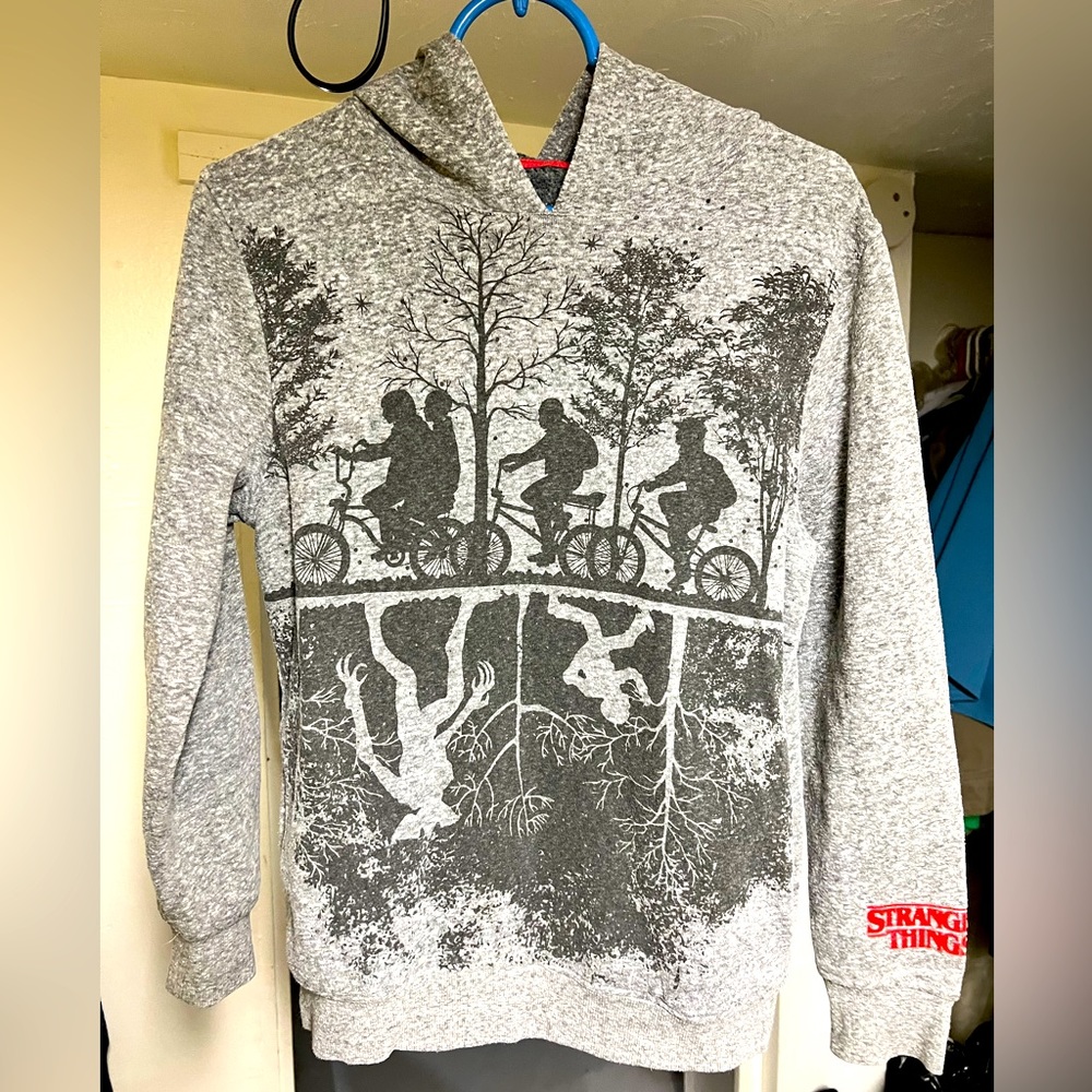 2 STRANGER THINGS ITEMS! Long sleeve shirt and hoodie bundle! SIZE- Youth Large